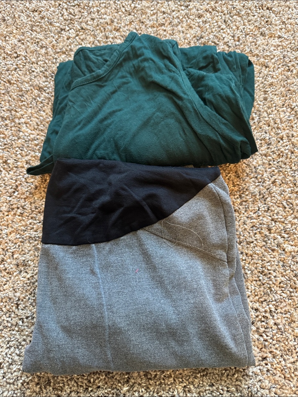 Winter maternity outfit size small